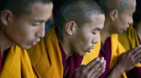 Los jóvenes que se inmolan de esta forma corean lemas pidiendo libertad en el Tíbet o el regreso al Dalai Lama a la región. AP / ARCHIVO