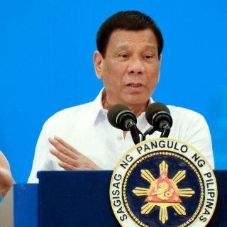 Duterte llama 'locos' a los diputados del Parlamento Europeo