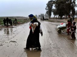 No existen cifras claras acerca del número de civiles que se hallan todavía en las zonas controladas por los yihadistas. AFP / A. Messinis