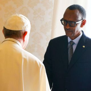 El Papa pide perdón por papel de la Iglesia en genocidio en Ruanda