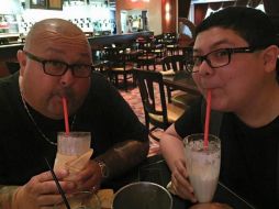 Rico Rodríguez publicó una imagen en Instagram junto a su padre. INSTAGRAM / starringrico