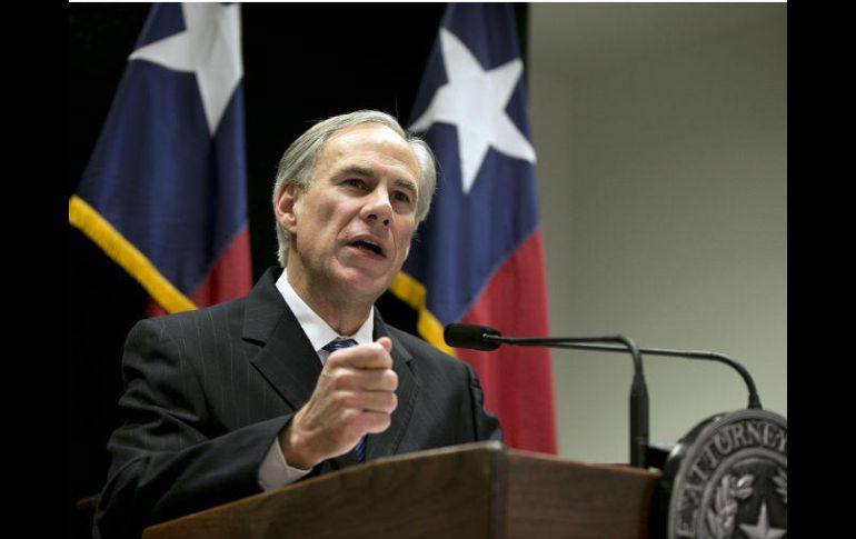Greg Abbott destacó ‘la necesidad urgente de una prohibición estatal de las ciudades santuario en Texas’. AP / ARCHIVO