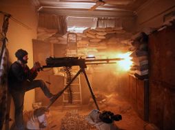 Al menos doce personas sufrieron heridas por el impacto de proyectiles arrojados por los extremistas contra el distrito de Barze. AFP / A. Almohibany