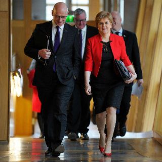 Sturgeon pide a Parlamento escocés apoyo para segundo referendo