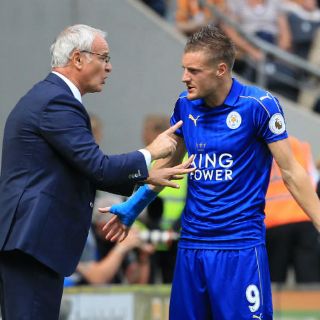 Jugador del Leicester recibe amenazas tras salida de Ranieri