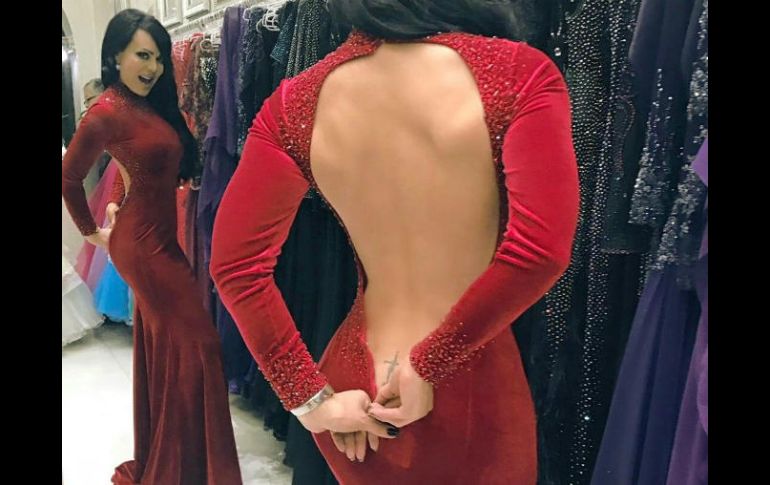La famosa portaba un vestido sumamente ajustado, con un amplio escote en la espalda. INSTAGRAM / maribelguardia