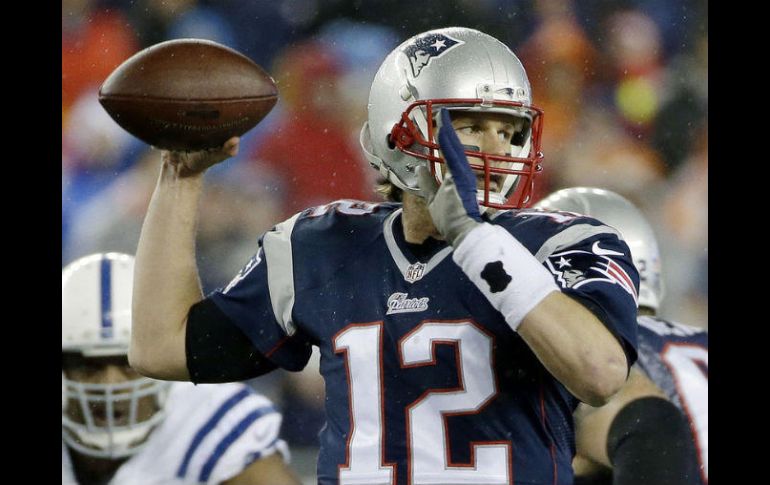 Un periodista mexicano sustrajo el Jersey de Tom Brady del vestidor de los Patriotas durante el último Súper Tazón. AP / ARCHIVO