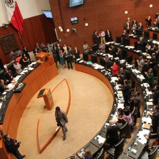 Avanzan en comisiones 23 perfiles para fiscal anticorrupción