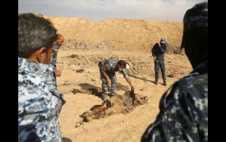 En la fosa común, de 35 metros de diámetro, se produjeron ejecuciones semanales durante un año, entre mediados de 2014 y 2015. ESPECIAL /