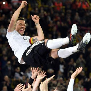 Lukas Podolski se despide de Selección alemana con golazo