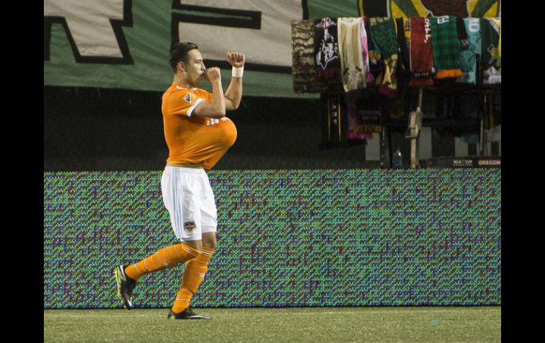 El delantero tapatío acumula 25 goles de por vida, con lo que es el máximo anotador mexicano en la MLS. TWITTER / @HoustonDynamo