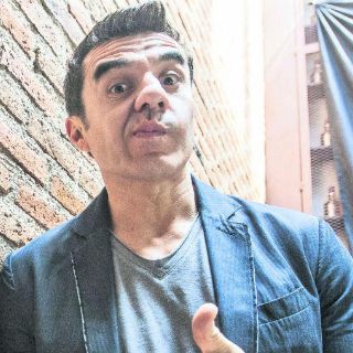 Adrián Uribe quiere mandarte a dormir con una sonrisa