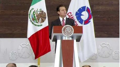 El Mandatario enfatizó que en un entorno global adverso, México sigue creciendo y promete que lo seguirá haciendo. TWITTER / @PresidenciaMX