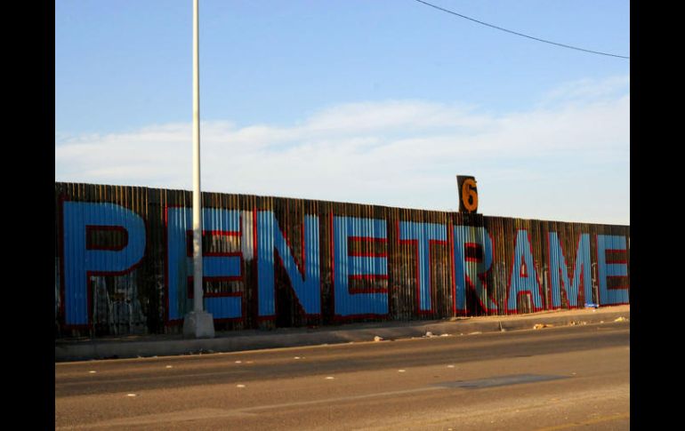 Sobre la construcción de un nuevo muro fronterizo los ciudadanos rechazan en forma abrumadora los planes del mismo. EFE / B. Limón