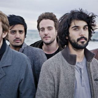 Young the Giant, indie rock para los migrantes
