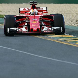Vettel rompe el dominio plateado