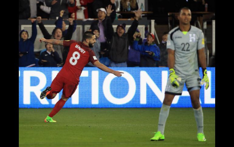 Clint Dempsey hizo tres goles en el partido, está a dos de empatar la marca de Landon Donovan. AFP / E. Shaw