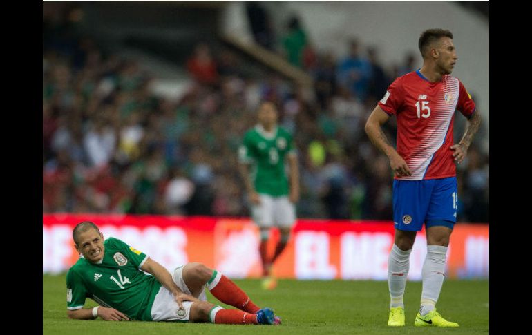La lesión de Javier Hernández ante los costarricenses preocupa al cuerpo técnico. MEXSPORT / J. Ramírez