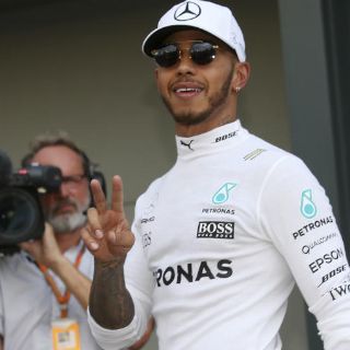 Lewis Hamilton consigue su primera 'pole' del año