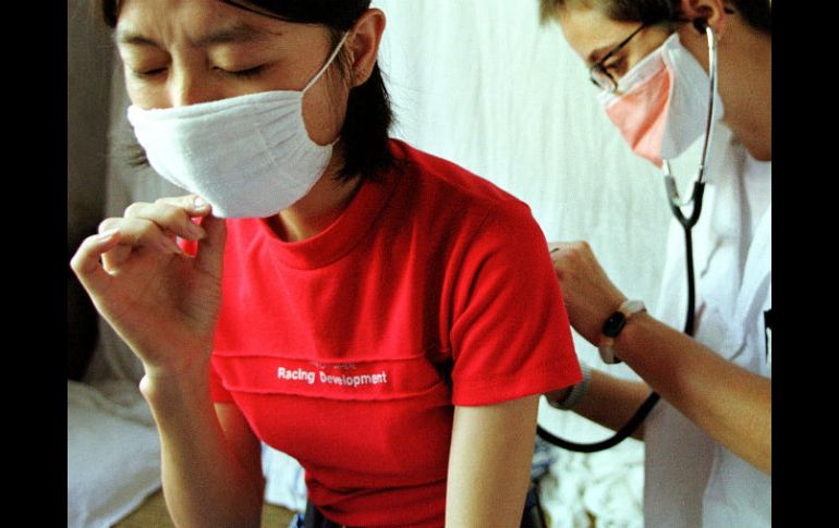 Cuando se tiene tos por una semana y no se quita, se debe acudir al médico para realizarse la prueba correspondiente. AP / ARCHIVO