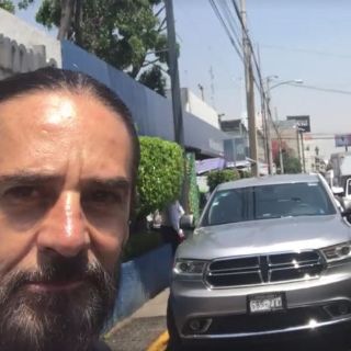 Balconean vehículos mal estacionados del equipo de Vázquez Mota