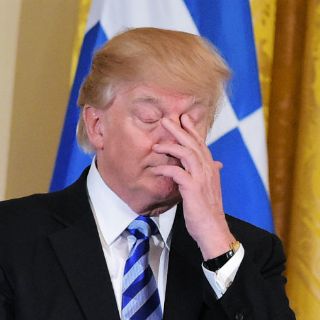 Trump promete resistir pese a fracaso de su reforma sanitaria