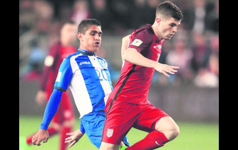 Pulisic hizo un gol contra Honduras y dio tres asistencias, en la goleada por 6-0, que marcó el resurgimiento de la Selección de EU. AFP /