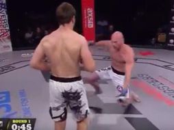 El clip muestra cómo la suerte de Hancok no mejoró: unos segundos después su contrincante sí conectó una patada decisiva. YOUTUBE / UFC na Veia