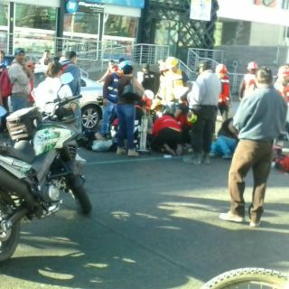 Vehículo atropella a cuatro personas en Puerta de Hierro