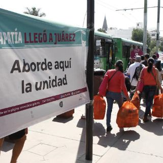 Usuarios del Tren Ligero tardan más de lo previsto por cierre