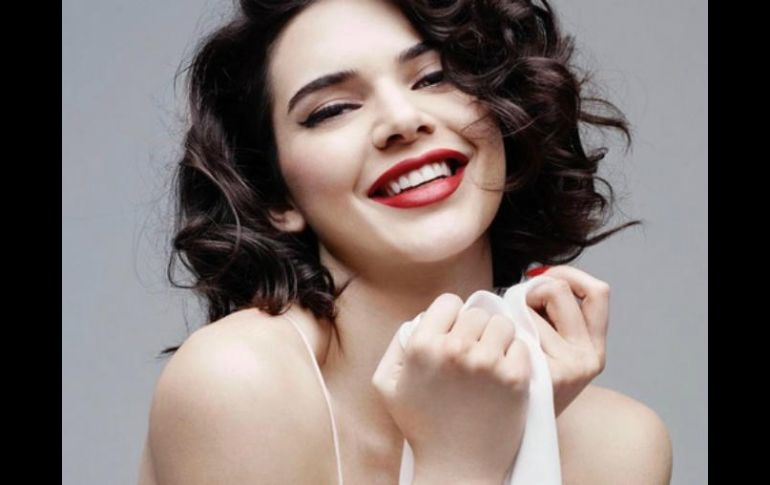 En el video, Kendall hace referencia a la escena del vestido blanco. INSTAGRAM / thelovemagazine