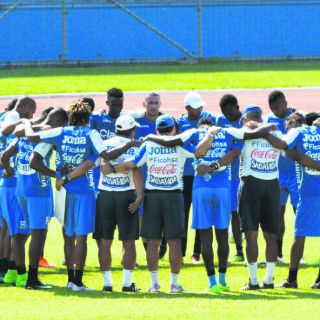 Honduras y los ticos, a la caza de México