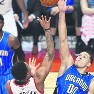 DeRozan lleva al triunfo a los Raptors