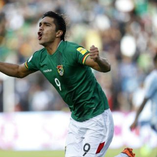 Bolivia derrota a una Argentina que extraña a Messi