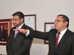 Según la orden de arresto, Tarín García fue director de Adquisiciones de Chihuahua y habría desviado 300 MDP. YOUTUBE / SIN PELOS EN LA LENGUA