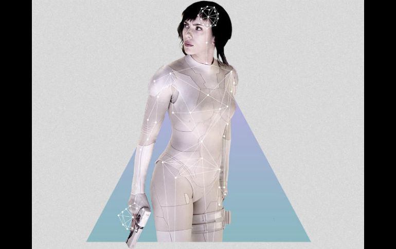 Scarlett Johansson señala que está feliz de encontrarse a ella misma al final de 'Ghost in the Shell'. TWITTER / @GhostInShell