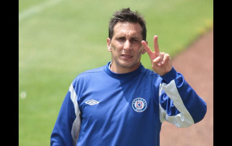 El atacante de Cruz Azul pide perdón a los seguidores de las Águilas, equipo para el que jugó del año 2005 al 2006. MEXSPORT / ARCHIVO