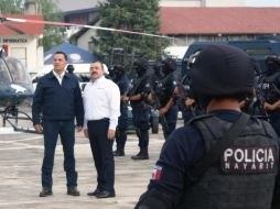 El gobernador Roberto Sandoval (i) asegura que no tiene clara la detención de su fiscal Édgar Veytia (d). FACEBOOK / Lic. Edgar Veytia