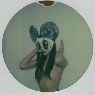 Hija de Carlos Vives se desnuda en Instagram