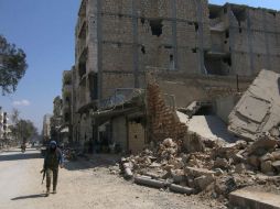 Denuncian que los aviones rusos han tenido como blanco zonas residenciales y bases de brigadas opositoras. AFP / Z. Al Rifai