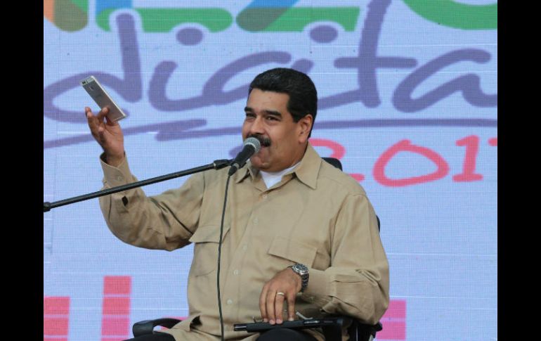 Nicolás Maduro niega que haya una ruptura institucional. EFE /