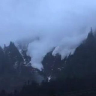 Mujer capta en video una avalancha en Alaska