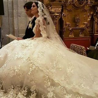 Difunden imágenes de la boda de Ximena Navarrete