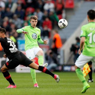 Sin Chicharito, Leverkusen iguala ante Wolfsburg