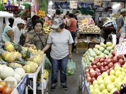 Cientos de personas se dieron cita desde temprana hora para aprovechar los descuentos. EL INFORMADOR / A. Camacho
