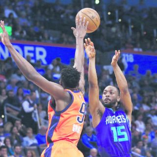 Los Hornets sobreviven a Russell Westbrook