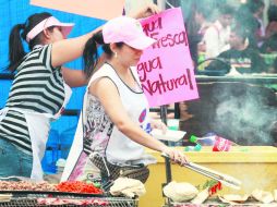 Además de buena higiene, piden evitar consumir alimentos fuera de casa para prevenir enfermedades. EL INFORMADOR / ARCHIVO