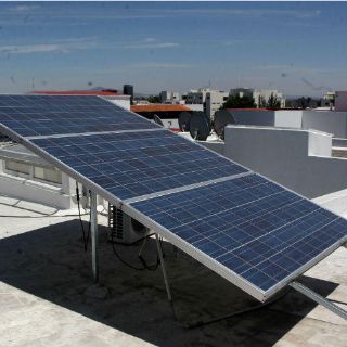 Crean paneles solares que funcionan con lluvia o niebla