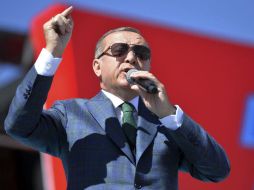 'Den la respuesta necesaria a quienes hacen presión utilizando métodos fascistas, a los nietos del nazismo', sentenció. AP /