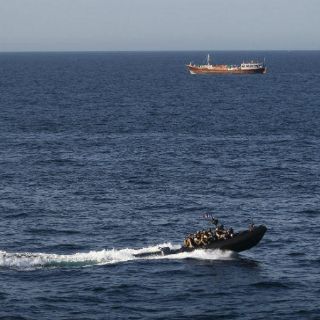 Piratas somalíes secuestran barco indio con 11 tripulantes